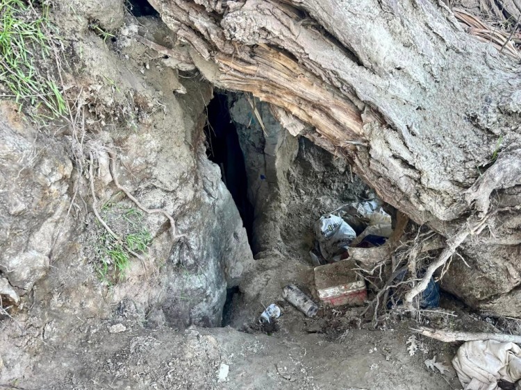 [涡流]加州无家可归者发现住在装满垃圾和毒品的洞穴里
