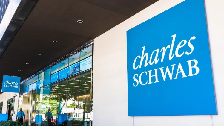 [阿扎达尔·赛恩]分析师建议金融巨头嘉信宝 (Charles Schwab Po)