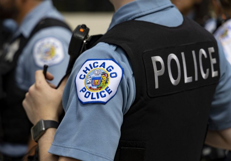 在部门允许警察改变性别后芝加哥警察起诉市政府要求其改变种族的权利